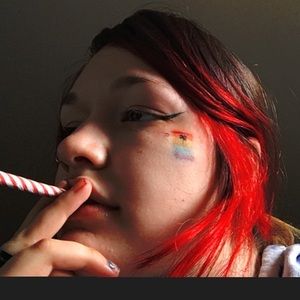 Meet your Posher, Lory